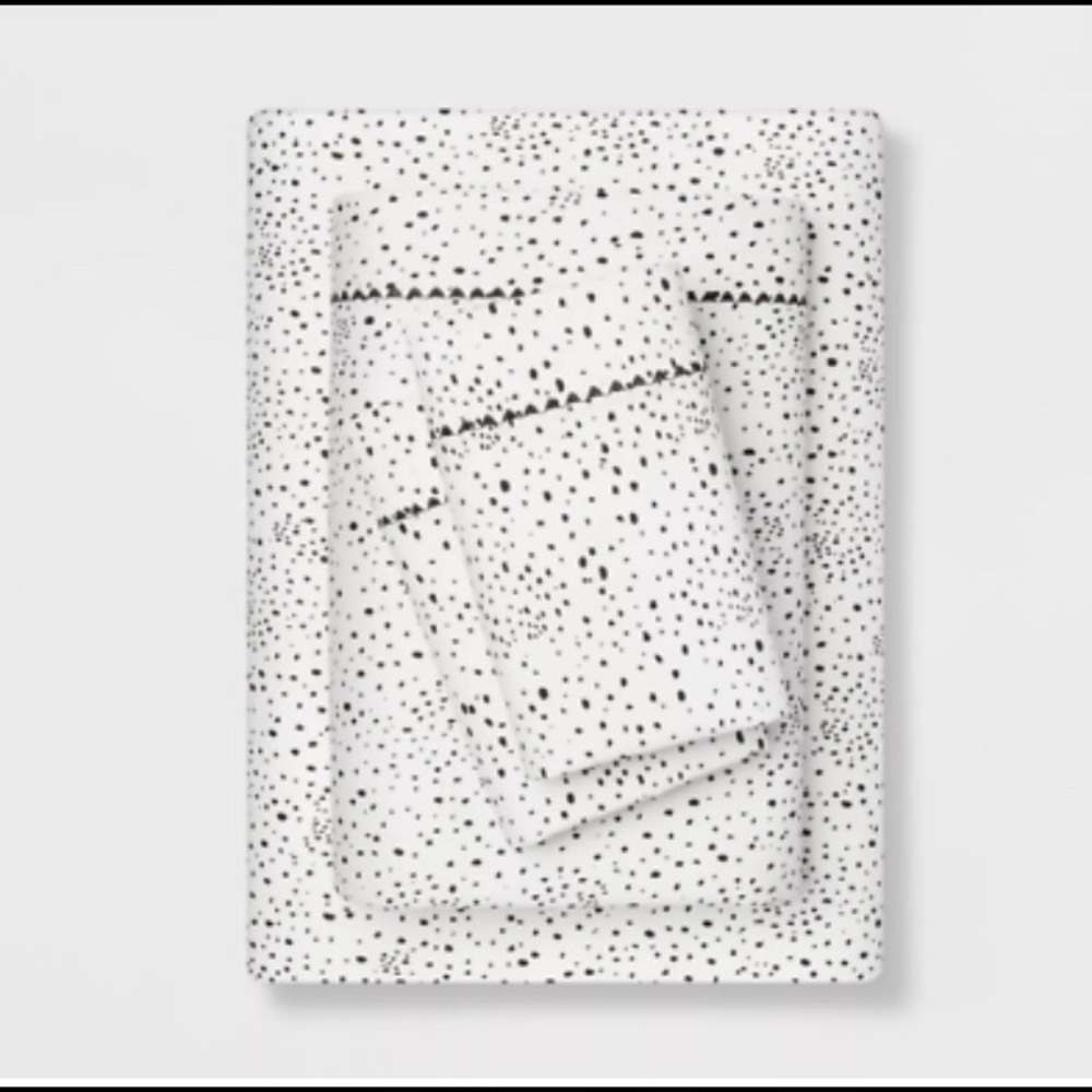 Queen Opal House Black & White Dot Sheet Set